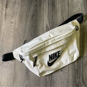 Nike Hip Pack
